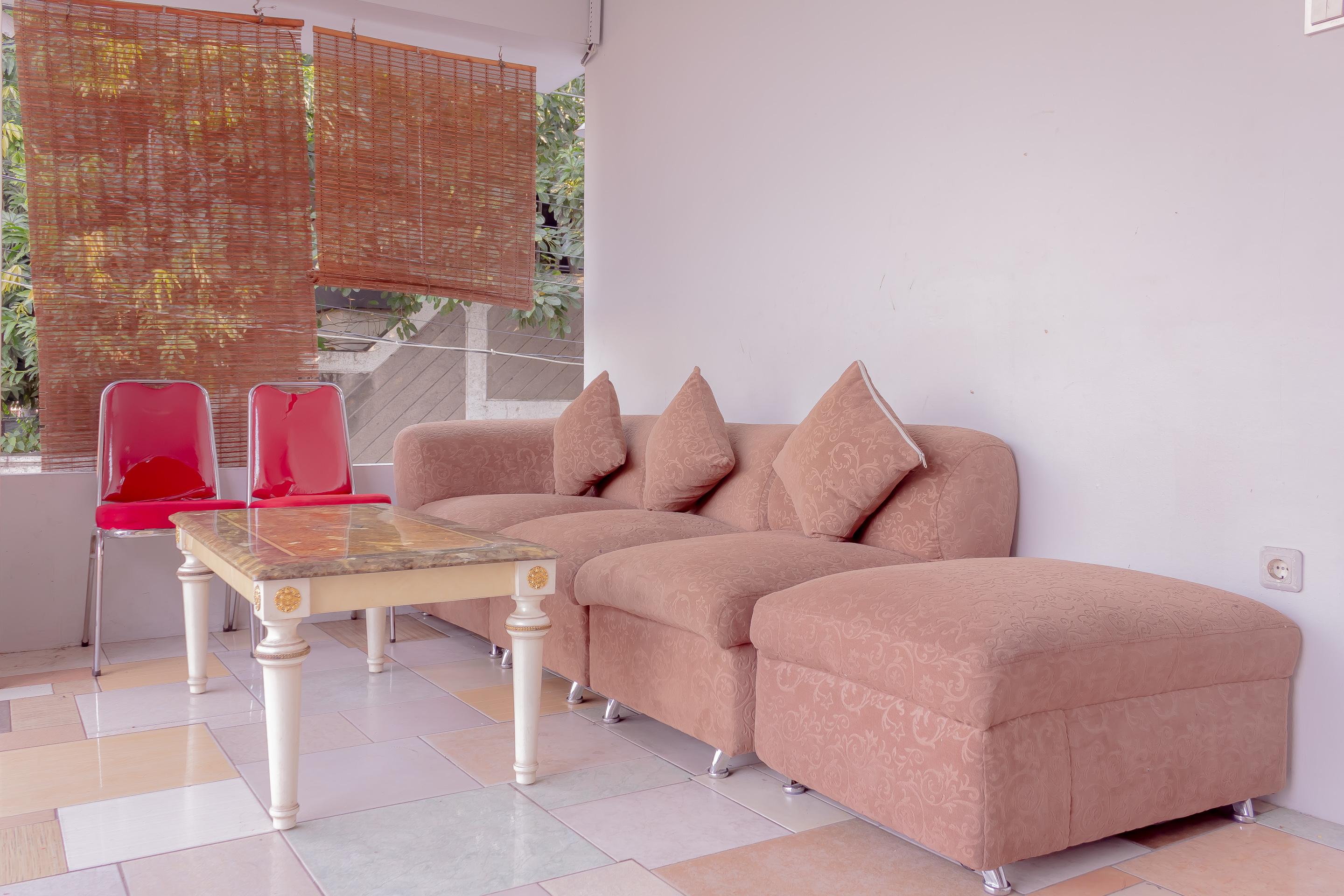 Hotel Oyo 208 G House Yakarta Exterior foto