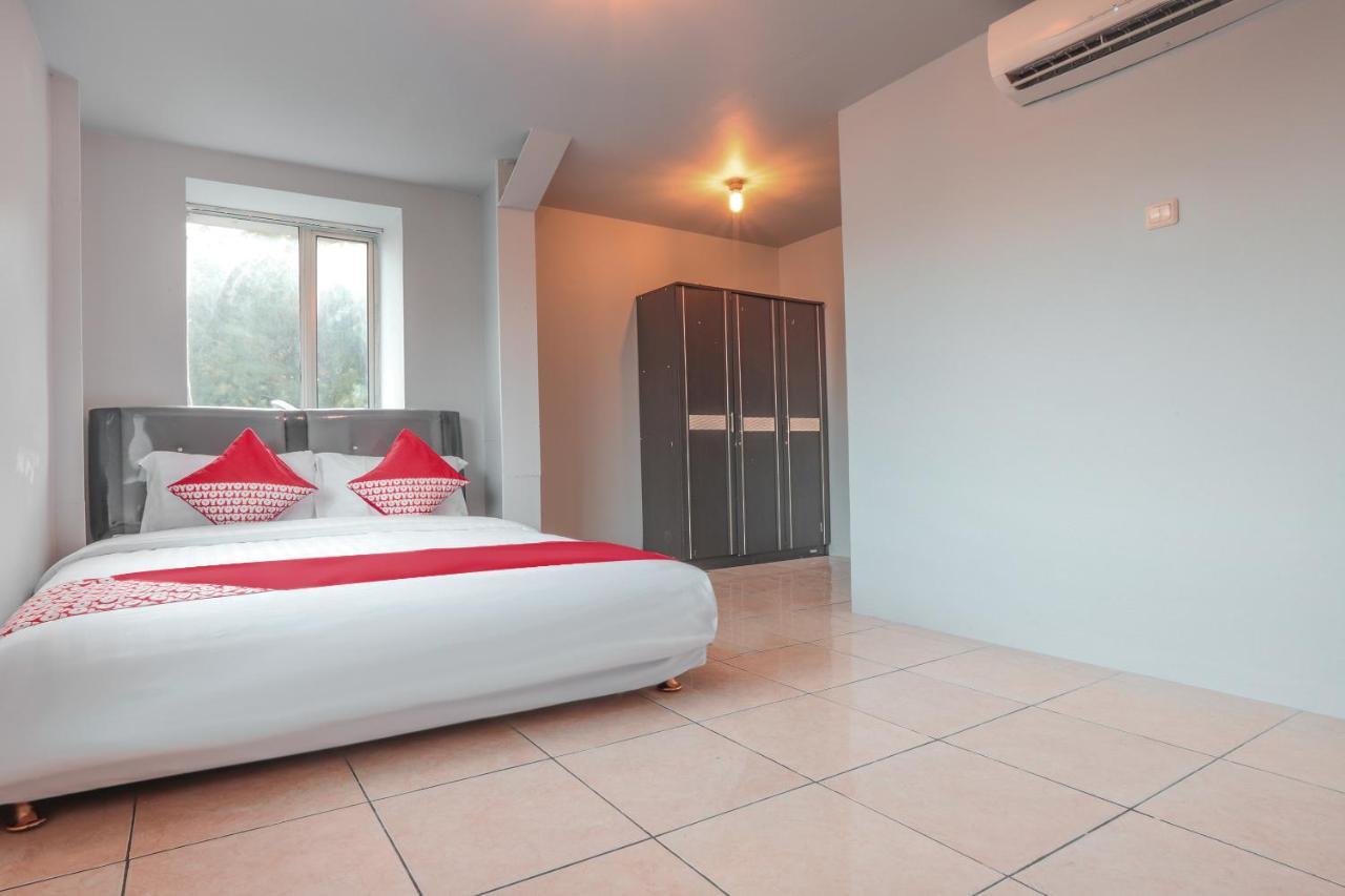Hotel Oyo 208 G House Yakarta Exterior foto